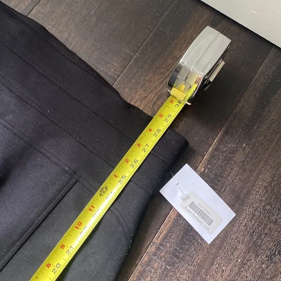 *SOON TO DONATE*
NWT Robert Rodriguez Pencil Skirt - Picture 8 of 12